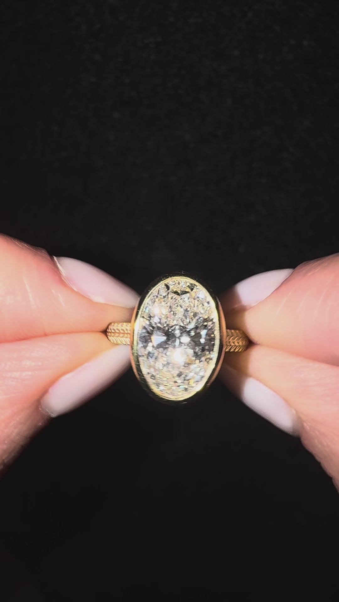 3.5 CT Oval Diamond Bezel Set_Lotus Flower Basket